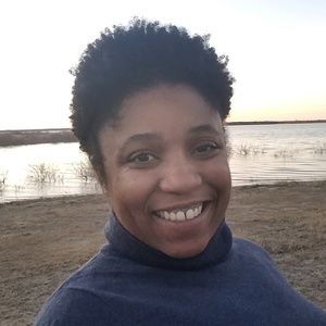 Meet your Posher, Adrienne